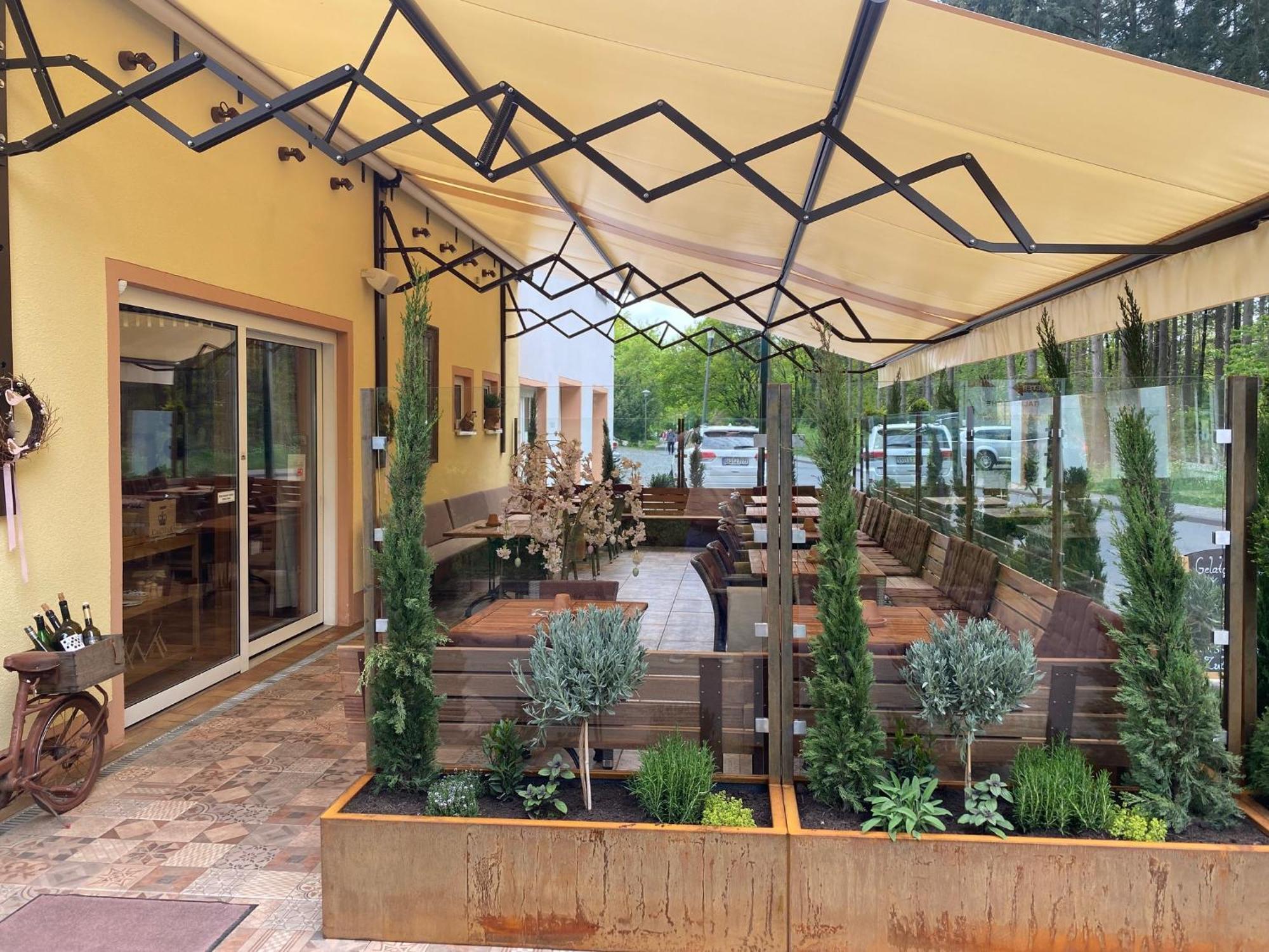 Ferienwohnungen Park Cafe Am Kurpark Bernkastel-Kues Zewnętrze zdjęcie
